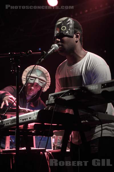 SBTRKT - 2011-04-14 - PARIS - Point Ephemere - 